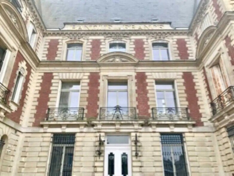 3 Rue D'Alsace, Saint-Quentin à louer - Photo de l’immeuble – Image 2 sur 11