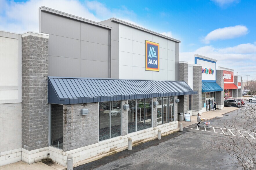 5100-5122 28th St, Grand Rapids, MI à louer - Photo de l’immeuble – Image 3 sur 7