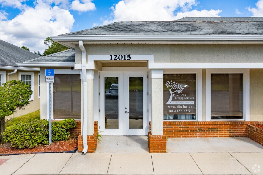 12015 Whitmarsh Ln, Tampa, FL à louer - Photo de l’immeuble – Image 1 sur 7