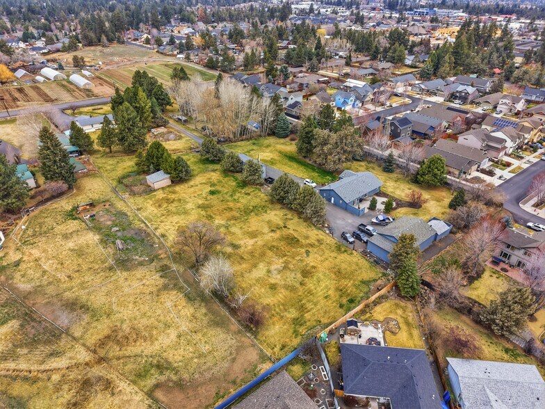 61904 & 61894 Pettigrew Rd, Bend, OR à vendre - Photo de l’immeuble – Image 2 sur 13