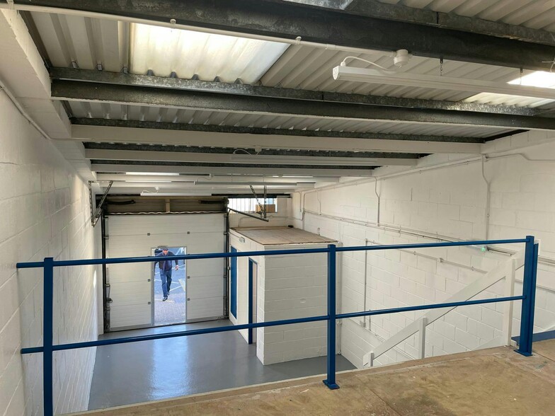 297 Ilderton Rd, Londres à louer - Photo de l’immeuble – Image 3 sur 10