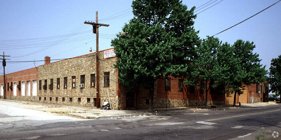232-238 N Franklintown Rd, Baltimore, MD à louer - Photo de l’immeuble – Image 2 sur 4
