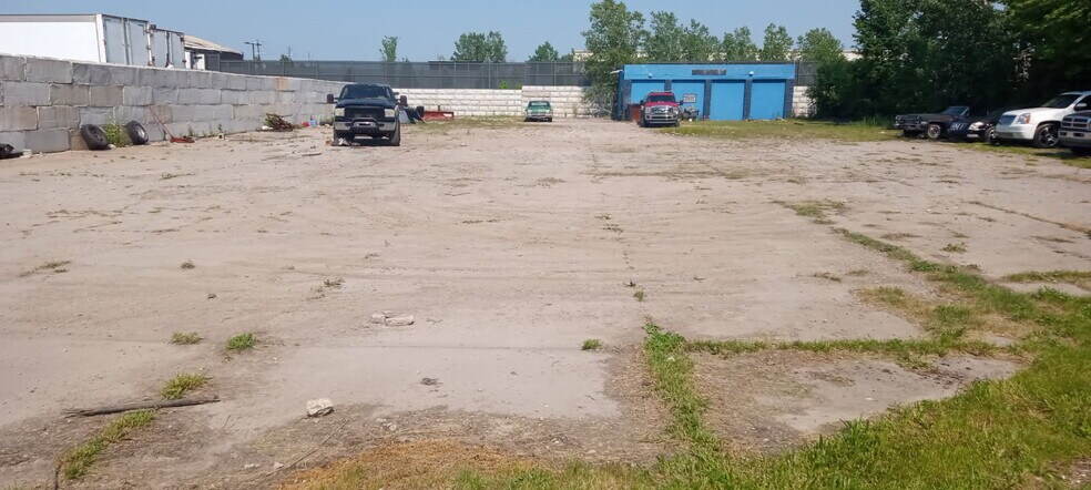 9400 Roselawn St, Detroit, MI à vendre - Photo de l’immeuble – Image 3 sur 4