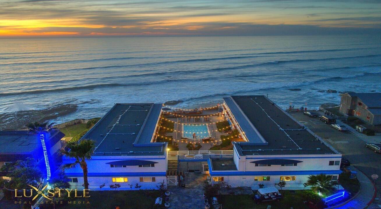 1370 Sunset Cliffs Blvd, San Diego, CA à vendre Photo de l’immeuble– Image 1 sur 11