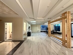 342 Post Ave, Westbury, NY à louer Photo intérieure– Image 1 sur 2