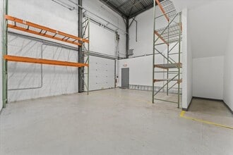 1 American Way, Spotswood, NJ à louer Photo intérieure– Image 2 sur 10