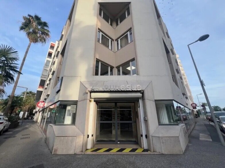 Bureau dans Nice à louer - Photo de l’immeuble – Image 2 sur 16