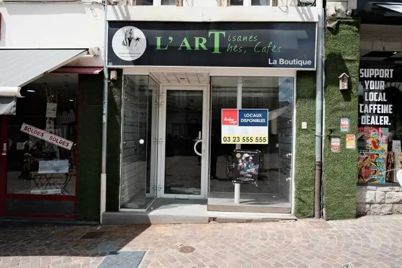 Local commercial dans Saint-Quentin à louer - Photo de l’immeuble – Image 2 sur 5