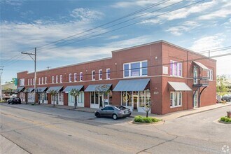 809 SW A St, Bentonville, AR à louer Photo intérieure– Image 1 sur 9