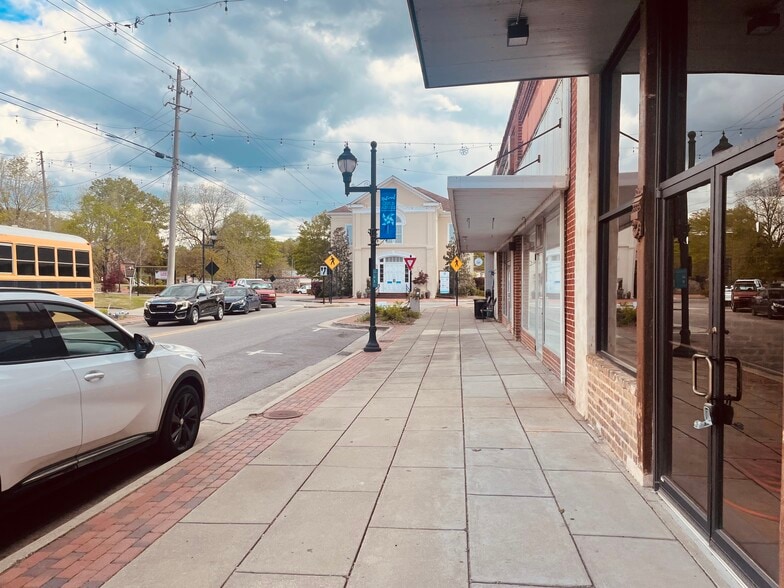 109 Main Street, Columbiana, AL à louer - Photo principale – Image 1 sur 39
