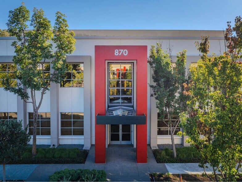 680 N McCarthy Blvd, Milpitas, CA à louer - Photo de l’immeuble – Image 2 sur 12