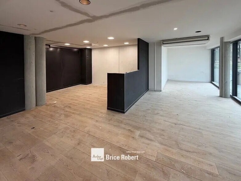 Local commercial dans Écully à louer - Photo intérieure – Image 2 sur 4