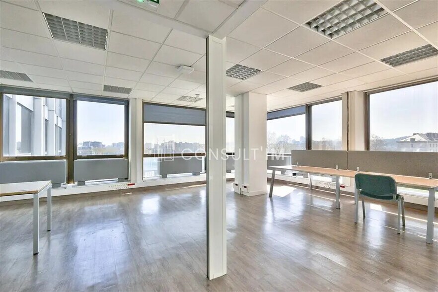 Bureau dans Saint-Cloud à vendre - Photo de l’immeuble – Image 3 sur 6
