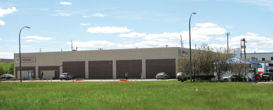 560 Sheppard St, Winnipeg, MB à vendre - Photo de l’immeuble – Image 2 sur 4