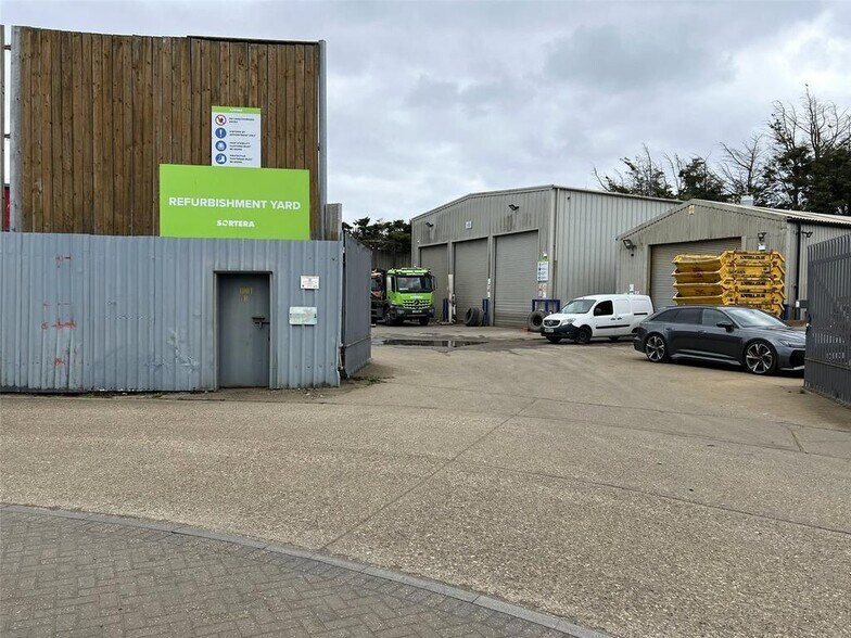 Star Ln, Great Wakering à vendre - Photo de l’immeuble – Image 3 sur 9