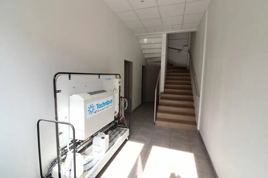 12 Rue Des Cerisiers, Lisses à louer - Photo de l’immeuble – Image 2 sur 12