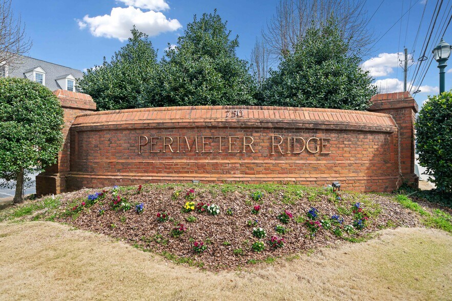 750 Bld 14 NE Hammond Dr, Atlanta, GA à louer - Photo de l’immeuble – Image 3 sur 16