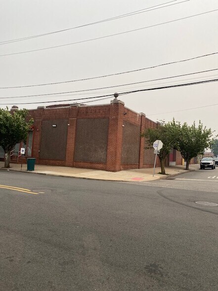 128 19th Ave, Paterson, NJ à vendre - Photo principale – Image 1 sur 8