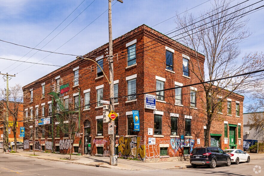 4911 Rue Dagenais, Montréal, QC à louer - Photo de l’immeuble – Image 1 sur 2
