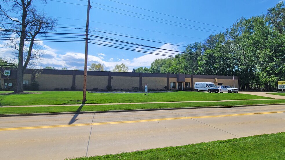 950 Erie Rd, Eastlake, OH à vendre - Photo de l’immeuble – Image 2 sur 9