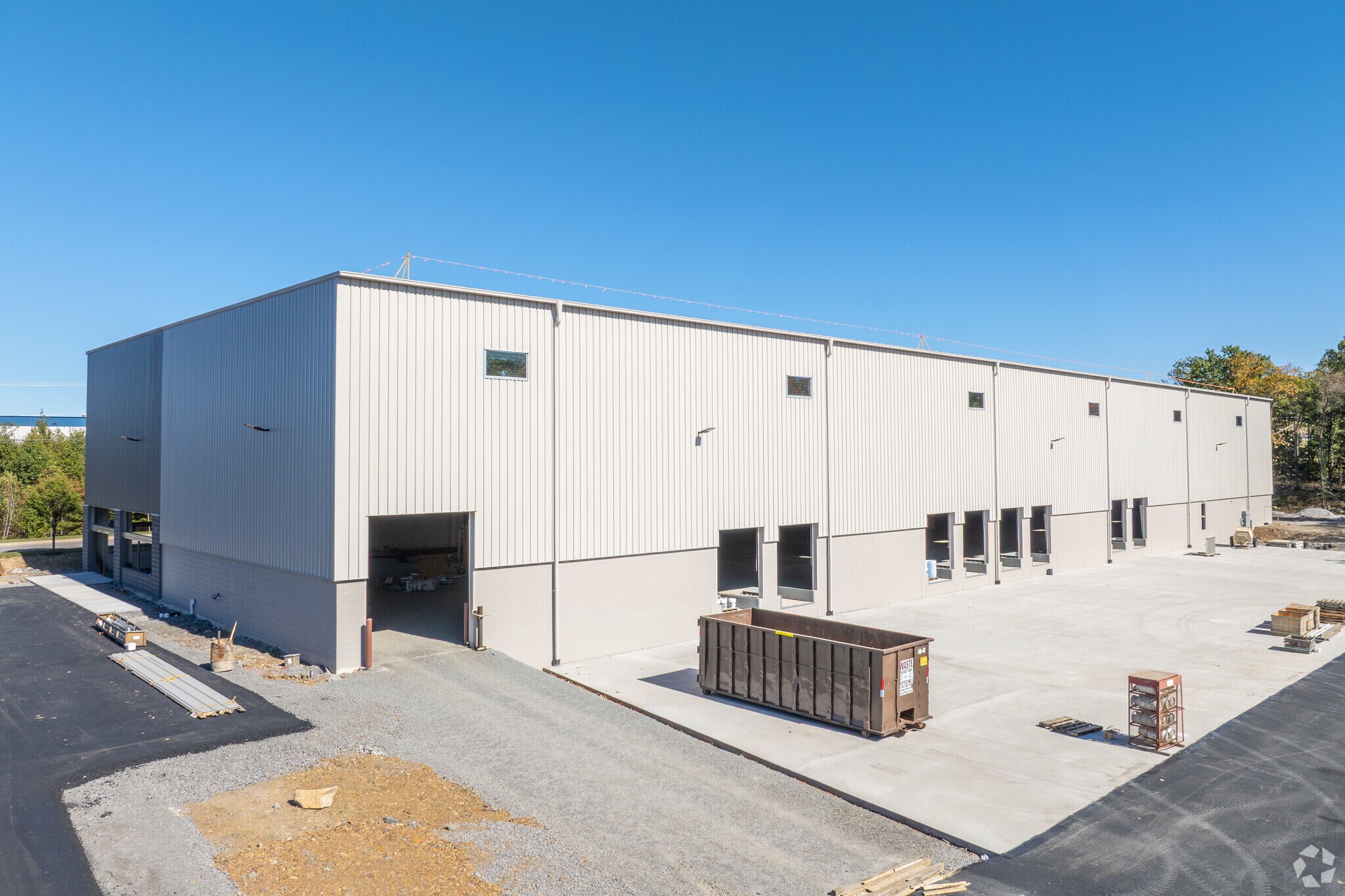 485-495 Research Dr, Pittston Township, PA à louer Photo principale– Image 1 sur 4