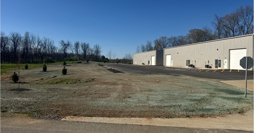464 James Burr Blvd, Kearneysville, WV à louer - Photo de l’immeuble – Image 3 sur 14