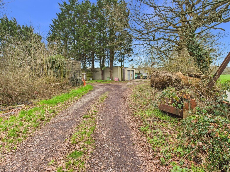 Mays Ln, Barnet à louer - Photo de l’immeuble – Image 2 sur 2