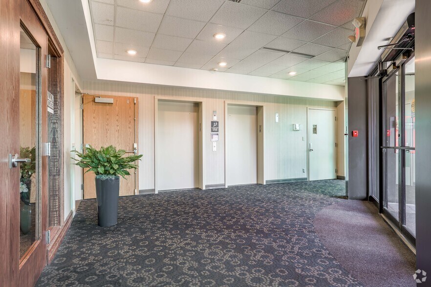 2621 Dryden Rd, Moraine, OH à louer - Hall d’entrée – Image 3 sur 5