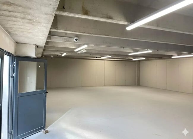 Plus de détails pour Bureau, Industriel/Logistique à louer