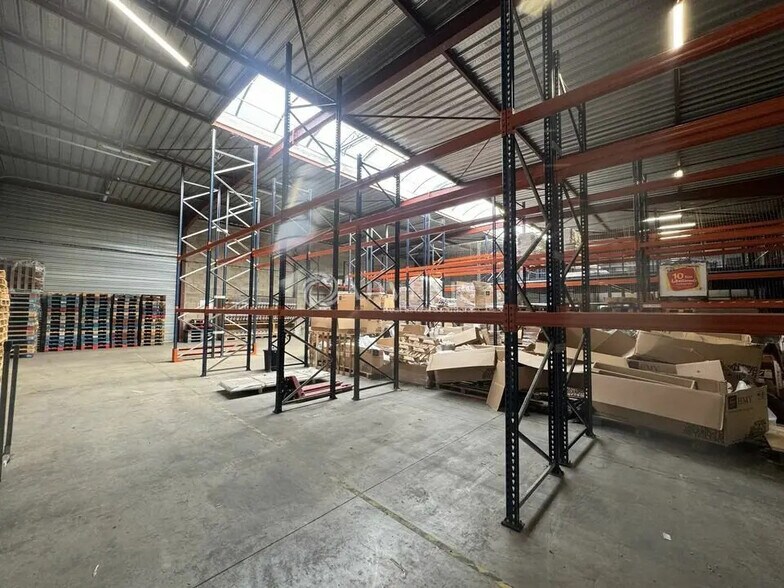 Local d’activités dans Saint-Soupplets à louer - Photo de l’immeuble – Image 3 sur 9