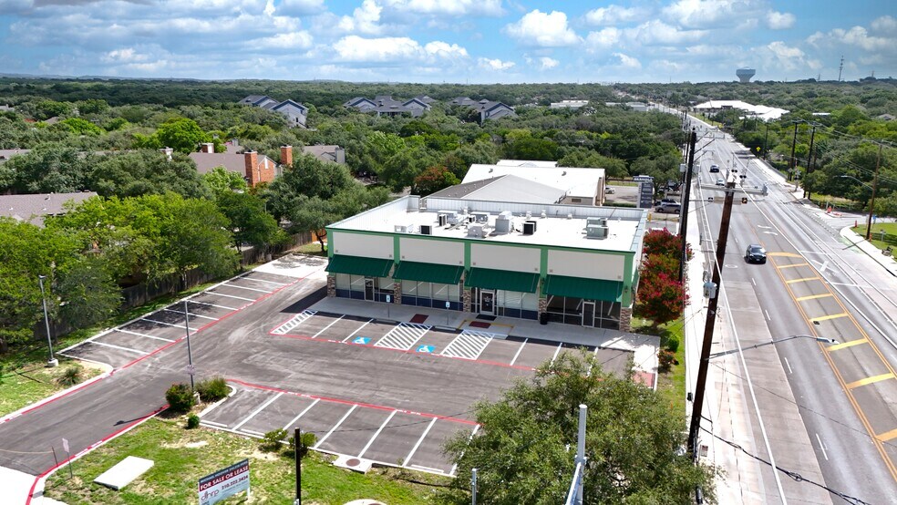 4999 De Zavala, San Antonio, TX à vendre - Photo de l’immeuble – Image 3 sur 8