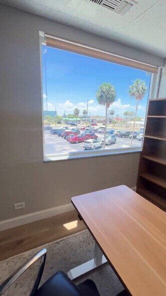 1980 N Atlantic Ave, Cocoa Beach, FL à louer - Vidéo sur l’annonce professionnelle – Image 2 sur 47