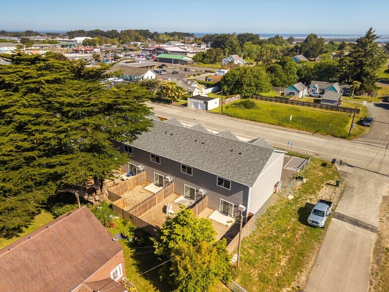 318 11th St SE, Bandon, OR à vendre - Photo de l’immeuble – Image 3 sur 14