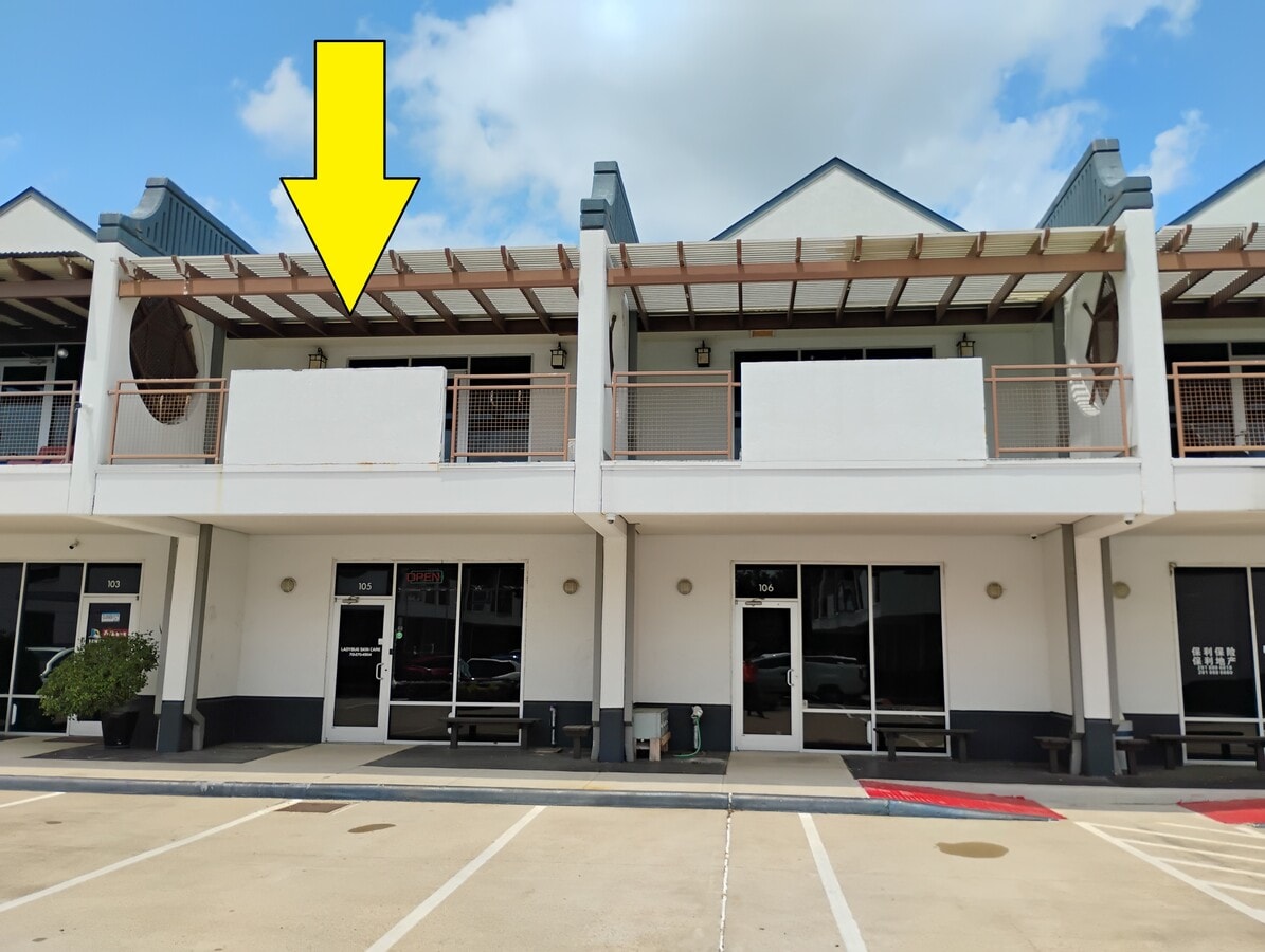 9788 Clarewood Dr, Houston, TX 77036 - Lot 105 -  - Photo intérieure - Image 1 of 12