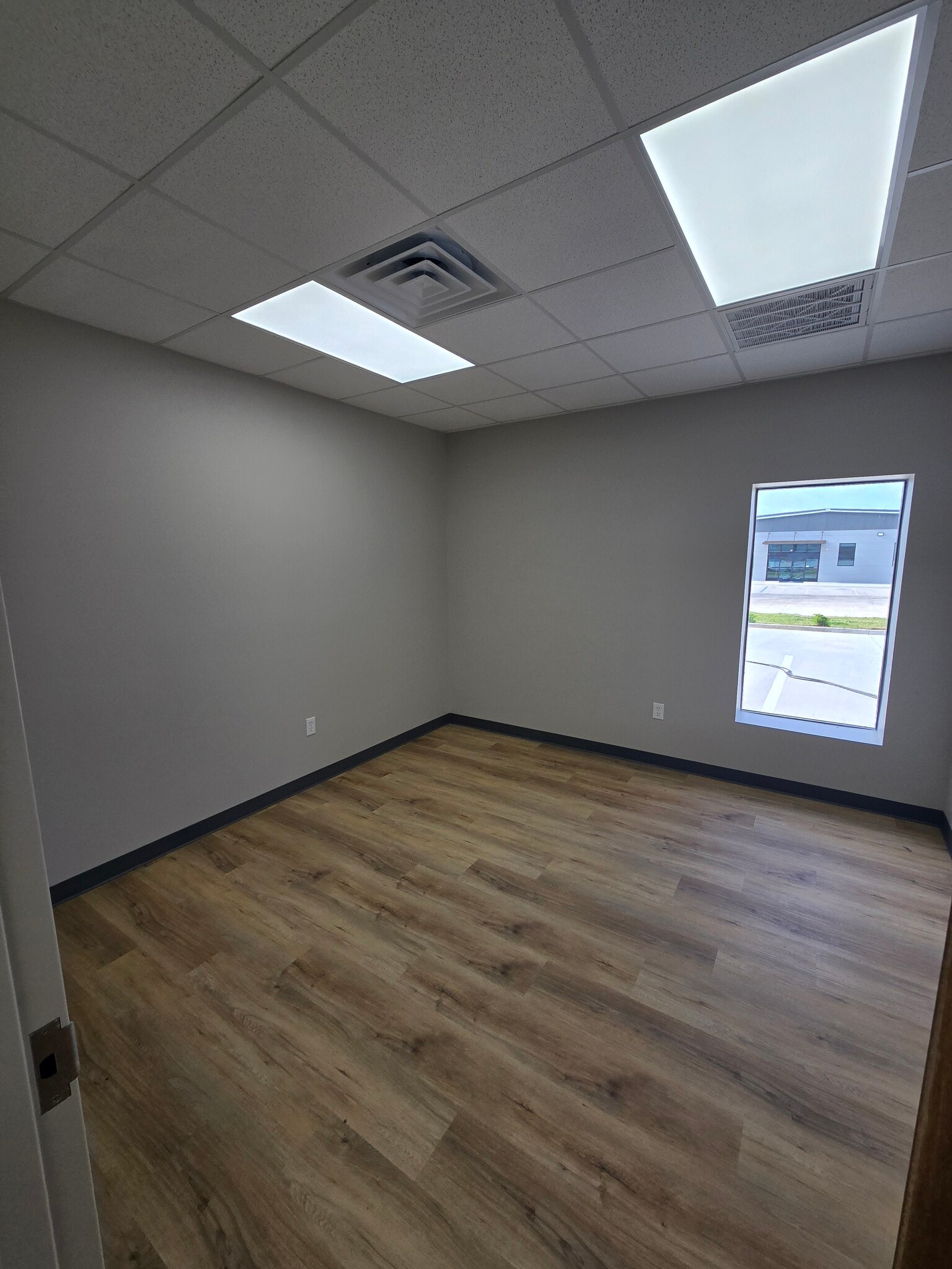 250 Royal Dr, Madison, AL à louer Photo de l’immeuble– Image 1 sur 5