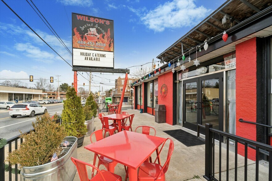 265 E Township Line Rd, Upper Darby, PA à vendre - Photo de l’immeuble – Image 2 sur 29