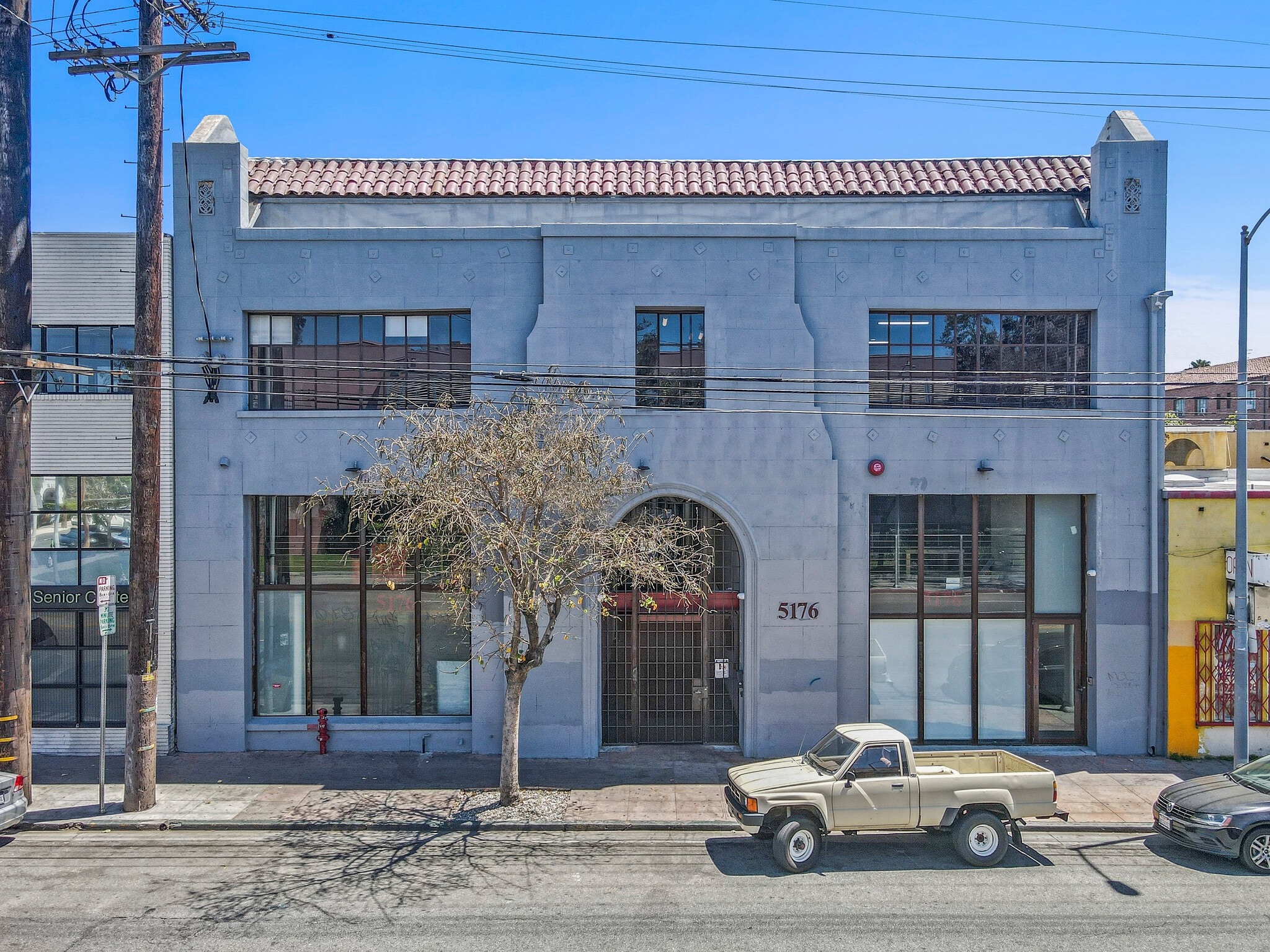 5176 Santa Monica Blvd, Los Angeles, CA à louer Photo de l’immeuble– Image 1 sur 17