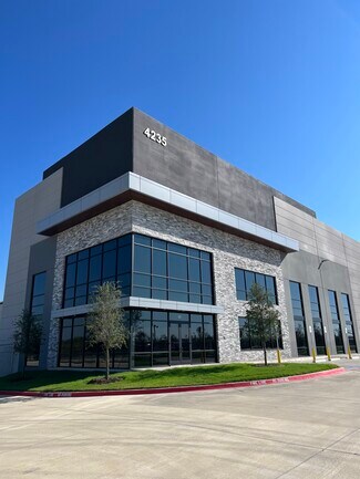 Plus de détails pour 4235 Singleton Blvd, Dallas, TX - Industriel/Logistique à louer