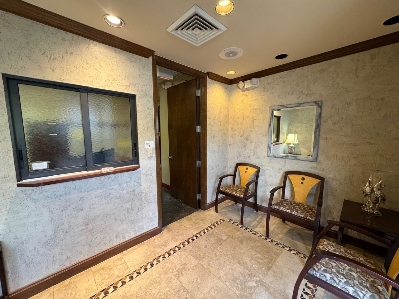 2810 E Oakland Park Blvd, Fort Lauderdale, FL à louer Photo intérieure– Image 1 sur 12