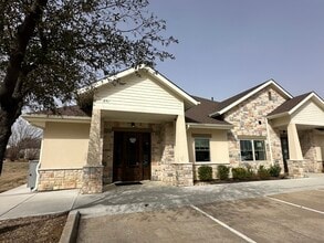 3523 Yucca Dr, Flower Mound, TX à louer Photo de l’immeuble– Image 2 sur 11
