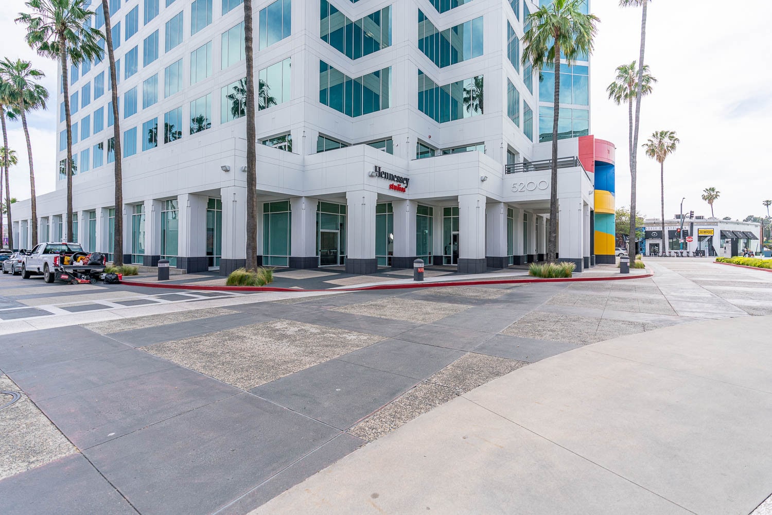 5200 Lankershim Blvd, North Hollywood, CA à louer Photo de l’immeuble– Image 1 sur 19