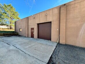 1200-1240 Valley Belt Rd, Brooklyn Heights, OH à louer Photo de l’immeuble– Image 2 sur 4