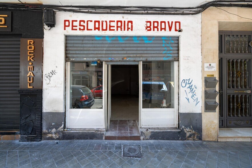 Calle Doctor Pareja Yébenes, 10, Granada, Granada à vendre - Photo de l’immeuble – Image 2 sur 19