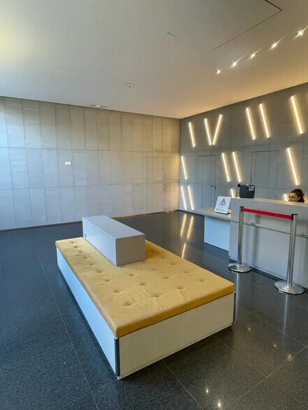 65 Avenue Jules Cantini, Marseille à louer - Photo de l’immeuble – Image 3 sur 17