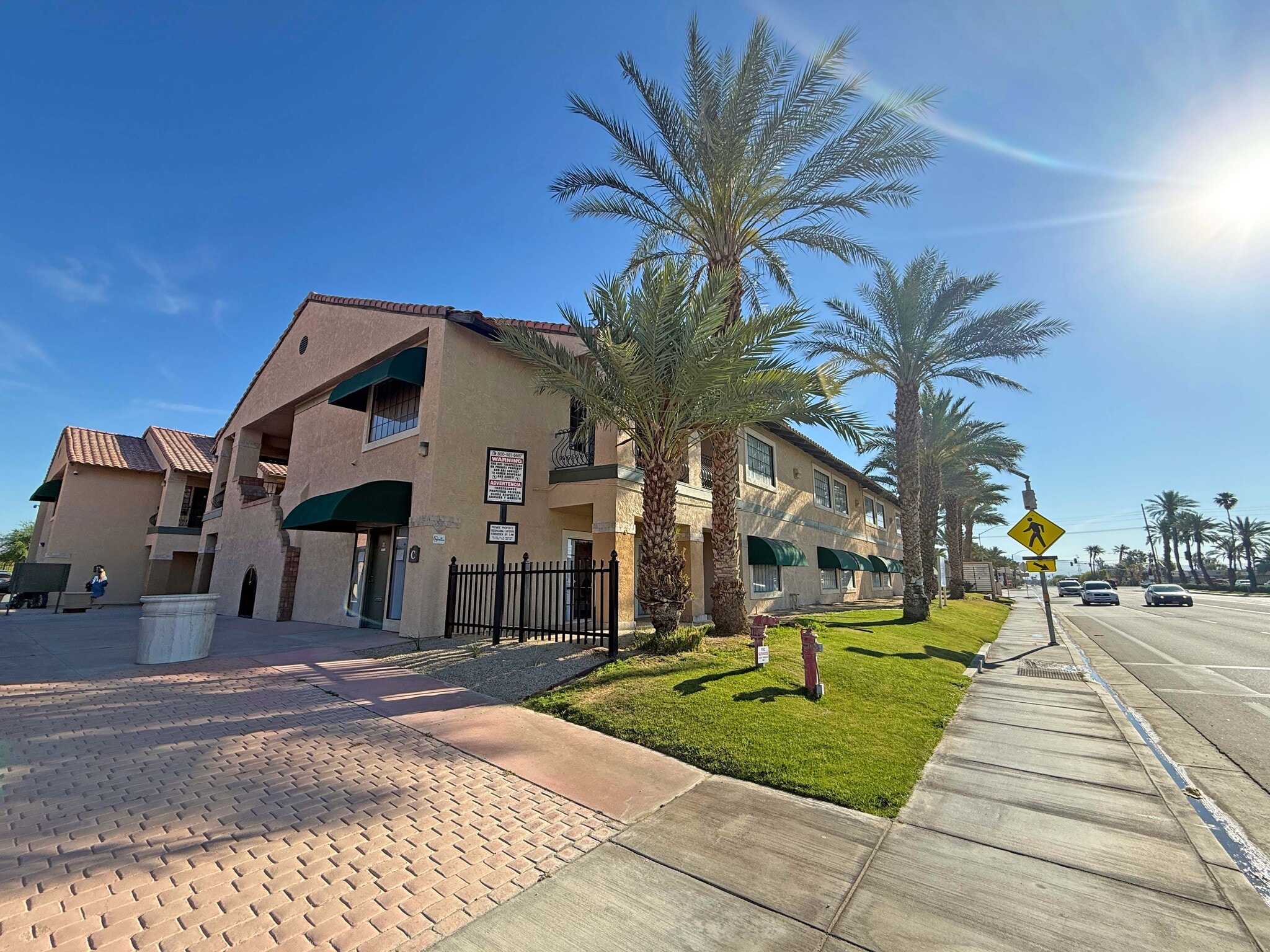 81880 Dr Carreon Blvd, Indio, CA à louer Photo intérieure– Image 1 sur 7