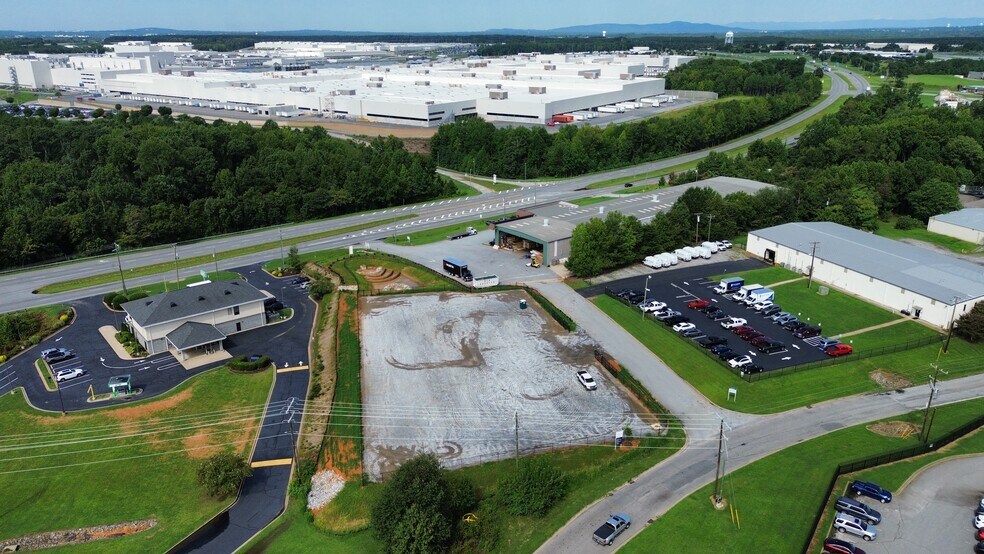 1441 S Carolina 101, Greer, SC à louer - Photo de l’immeuble – Image 1 sur 4