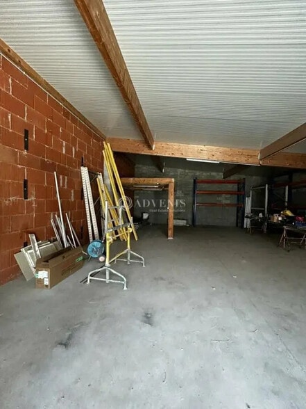 Local d’activités dans Montredon-des-Corbières à louer - Photo de l’immeuble – Image 2 sur 3