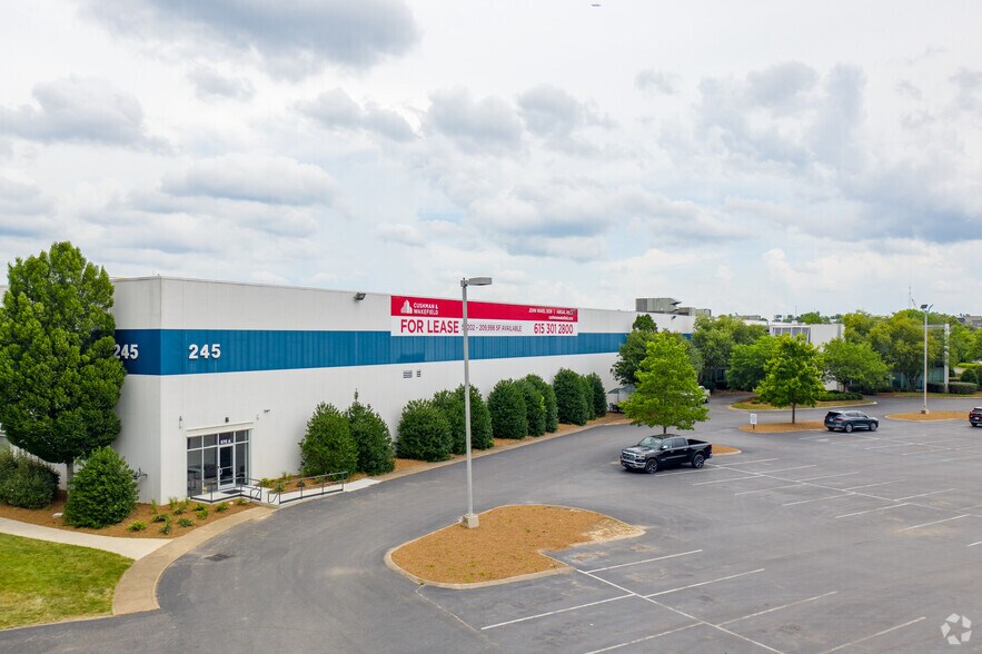 245 Great Circle Rd, Nashville, TN à louer - Photo de l’immeuble – Image 2 sur 7