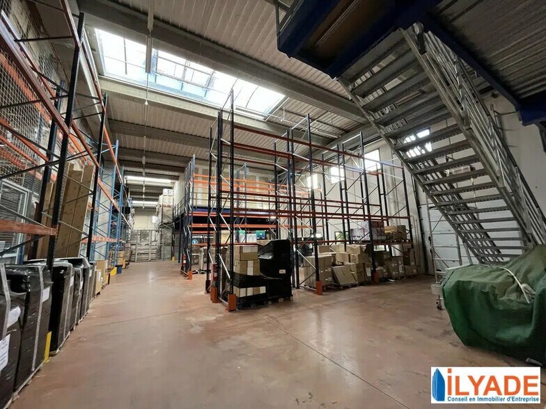 135 Avenue Victoire, Rousset à louer - Photo de l’immeuble – Image 2 sur 10