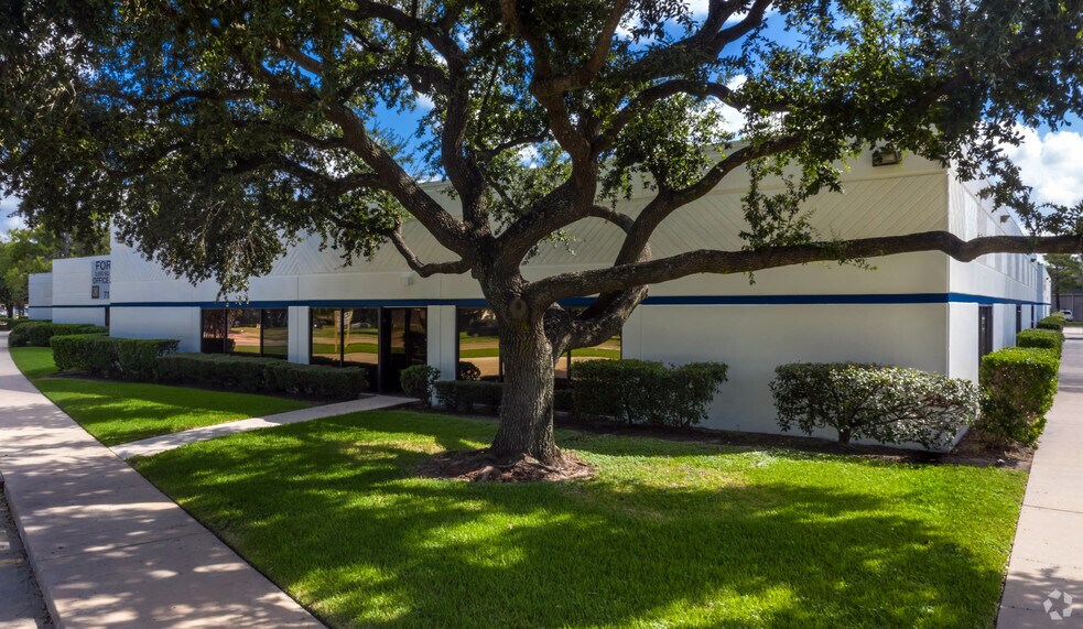 2748-2758 Bingle Rd, Houston, TX à louer - Photo de l’immeuble – Image 2 sur 9